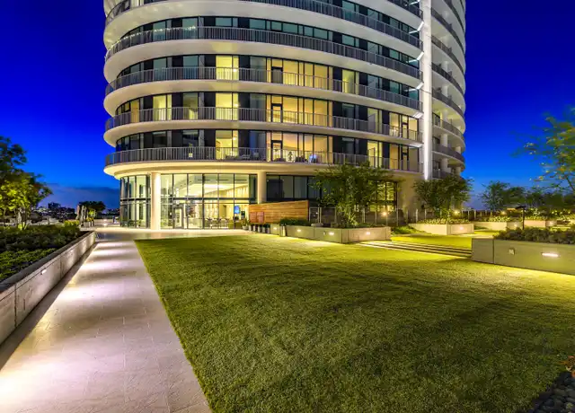 Property at 3330 Lake St Unit C5-16, Houston, TX, 77098, 3 beds, 2 baths, [object Object]