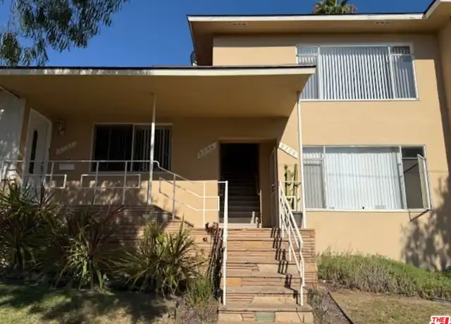 Property at 5704 S Corning Ave Unit 5704, Los Angeles, CA, 90056, 2 beds, 2 baths, [object Object]