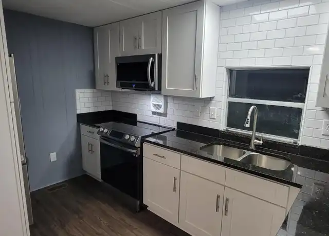 Property at 10906 Olivewood Ln, Jacksonville, FL, 32256, 2 beds, 1 bath, [object Object]