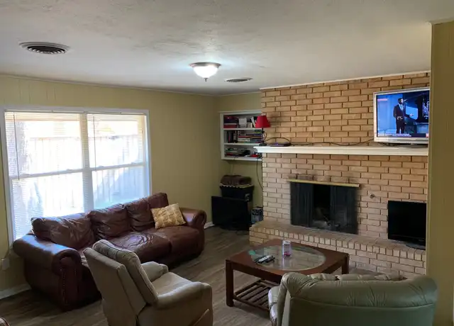 Property at 3016 35th St Unit B, Lubbock, TX, 79413, 3 beds, 2 baths, [object Object]