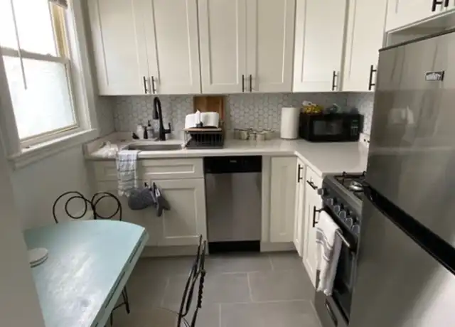 Property at 90 Winthrop Shore Dr Unit 10, Winthrop, MA, 02152, 1 bed, 1 bath, [object Object]