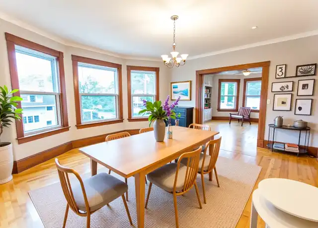 Property at 105 Ray St Unit 2, Manchester, NH, 03104, 3 beds, 1 bath, [object Object]