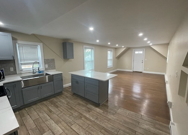 Photo of 2 Morton St Unit 2, Taunton, MA 02780