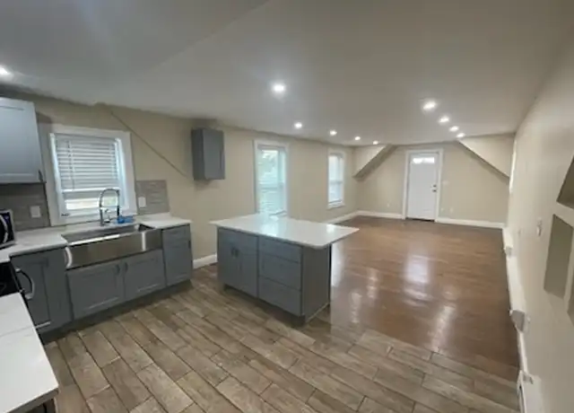 Property at 2 Morton St Unit 2, Taunton, MA, 02780, 3 beds, 1 bath, [object Object]