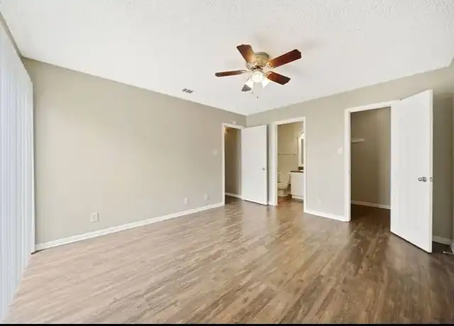 Property at Woodlake Villas - 6000 Woodlake Pkwy, San Antonio, TX, 78244, 2 beds, 2 baths, [object Object]