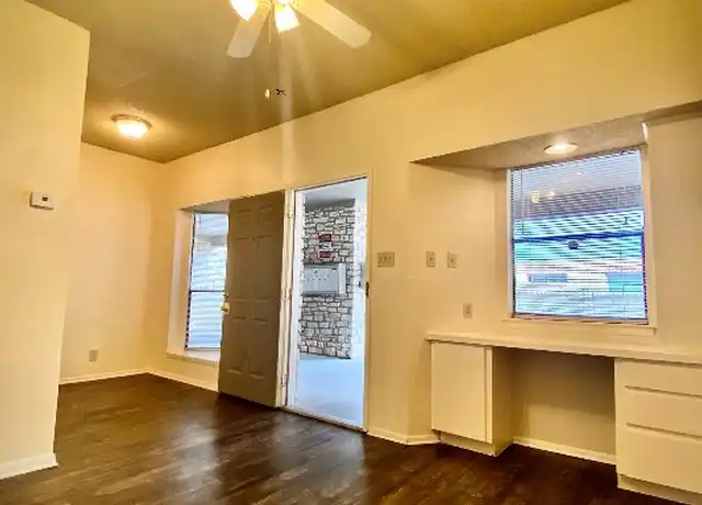 Property at 2818 Nueces St Unit 203, Austin, TX, 78705, 1 bed, 1 bath, [object Object]