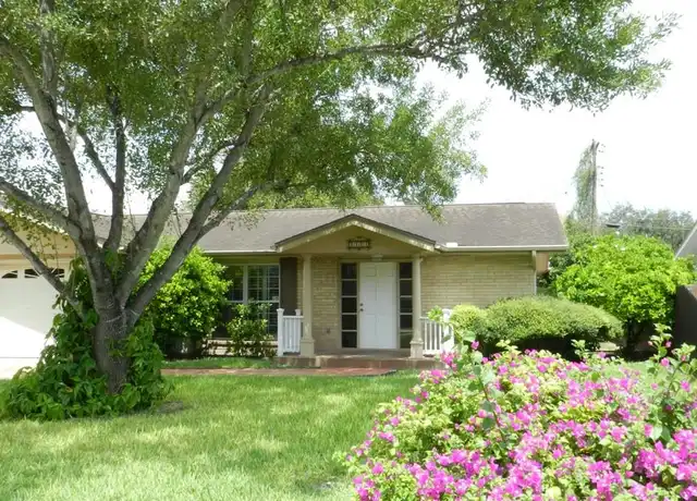 Property at 1123 W Samano St, Edinburg, TX, 78539, 3 beds, 2 baths, [object Object]