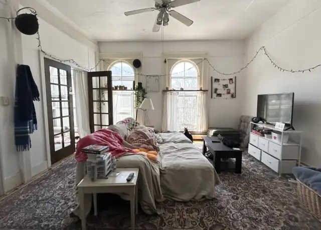 Property at 215 N Pinckney St Unit 215-4, Madison, WI, 53703, 3 beds, 1 bath, [object Object]