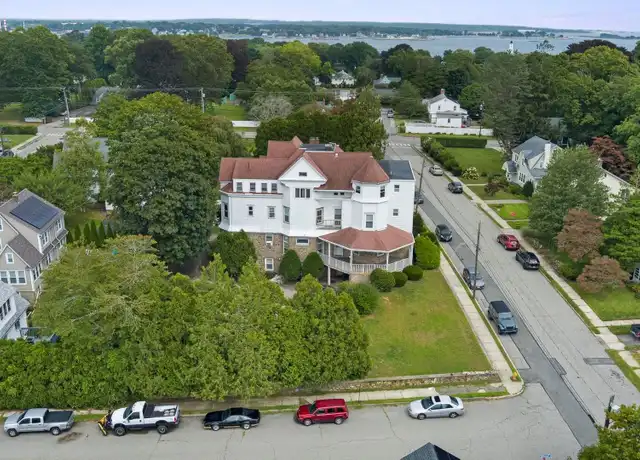 Property at 17 Greenway Rd, New London, CT, 06320, 1 bed, 1 bath, [object Object]