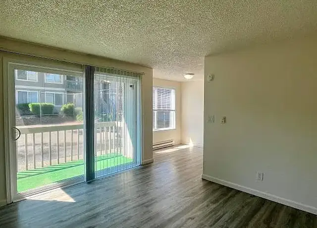 Photo of 18207 1st Ave S, Normandy Park, WA 98148