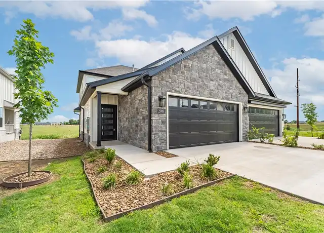 Property at 2909 SW Hampshire Ave, Bentonville, AR, 72713, 3 beds, 2 baths, [object Object]