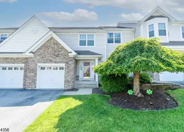 Property at 14 Lodge Pole Ln, Hamburg, NJ, 07419, 2 beds, 2.5 baths, [object Object]