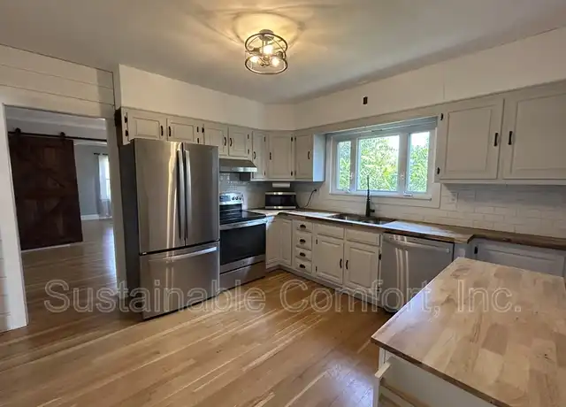 Property at 85 Quinapoxet Ln, Worcester, MA, 01606, 2 beds, 1 bath, [object Object]