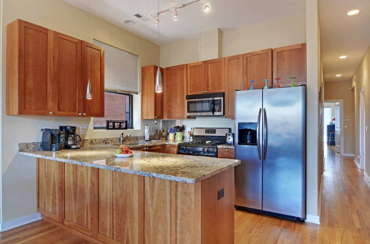 2147 W Evergreen Ave Unit 2151 201 Chicago IL 60622 Redfin 2147-w-evergreen-ave-unit-2151-201-chicago-il-60622-redfin
