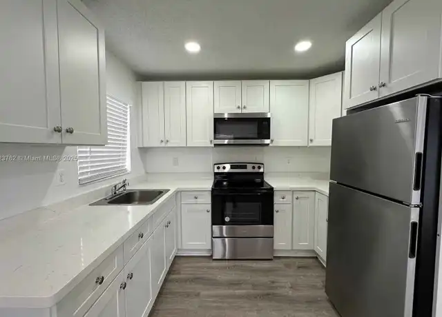 Property at 6032 SW 25th St, Miramar, FL, 33023, 2 beds, 1 bath, [object Object]
