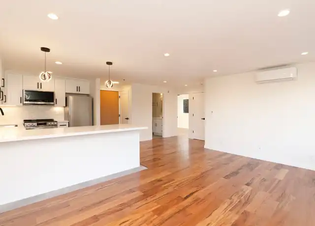 Property at 4509 Fremont Ave N Unit 4, Seattle, WA, 98103, 2 beds, 2 baths, [object Object]