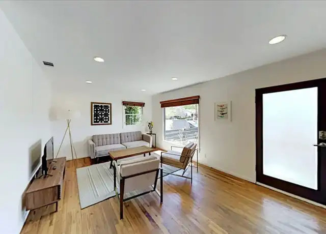 Property at 935 Indiana Ave, Venice, CA, 90291, 3 beds, 2 baths, [object Object]