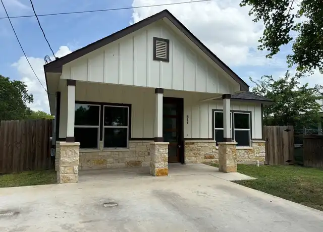 Property at 811 5th St, Lockhart, TX, 78644, 3 beds, 2 baths, [object Object]