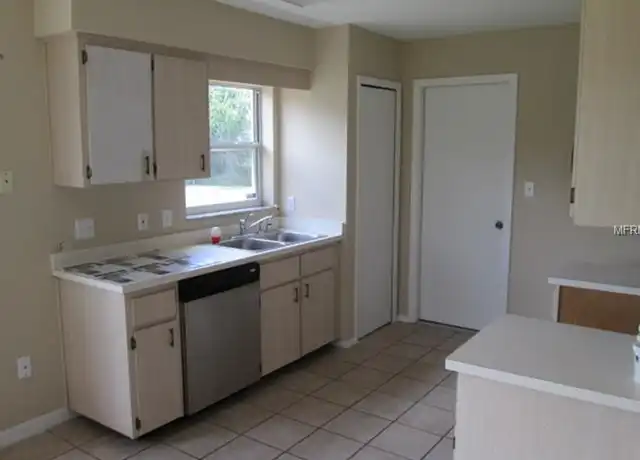 Property at 113 W Minneola St, Minneola, FL, 34715, 3 beds, 2 baths, [object Object]