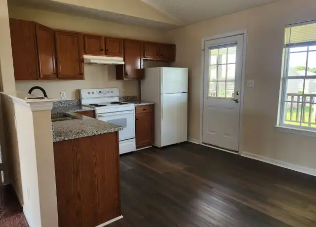 Property at 222 Quail Ridge Cir Apt C, Glasgow, KY, 42141, 2 beds, 2.5 baths, [object Object]