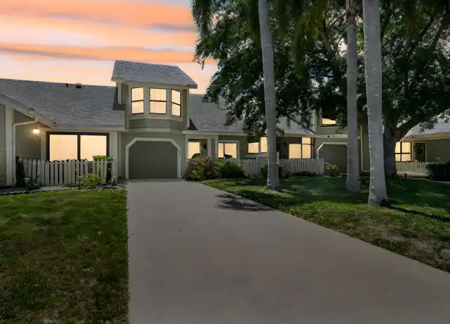 Property at 1550 SE Dewberry Ct, Port Saint Lucie, FL, 34952, 3 beds, 2.5 baths, [object Object]