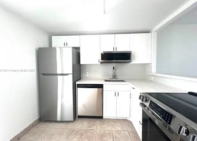 Property at 3475 N Country Club Dr #716, Miami, FL, 33180, 1 bed, 1 bath, [object Object]