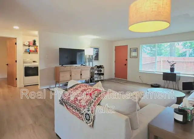 Property at 908 Key St Unit 1, Bellingham, WA, 98225, 2 beds, 1 bath, [object Object]