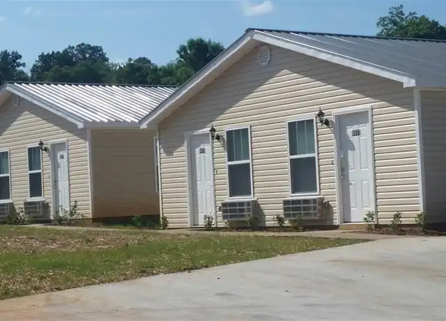 Property at 8951 Hiwassee St NW, Charleston, TN, 37310, 1 bed, 1 bath, [object Object]