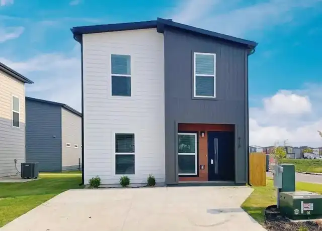 Property at 910 Massachusetts Ave, Bentonville, AR, 72713, 2 beds, 2.5 baths, [object Object]