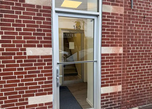 Property at 162 2nd St Unit 4, Mineola, NY, 11501, 2 beds, 1 bath, [object Object]