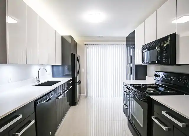 Property at River Oaks West Apartments - 43355 Cliffside Ct, Novi, MI, 48375, 1 bed, 1 bath, [object Object]