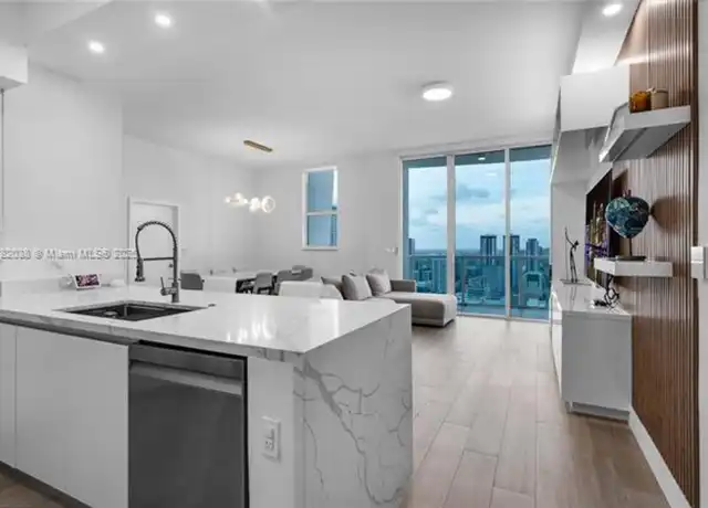 Property at 31 SE 5th St #4315, Miami, FL, 33131, 3 beds, 2 baths, [object Object]