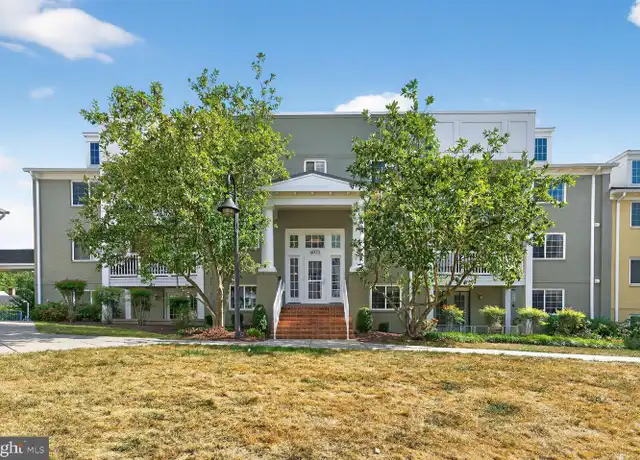 Property at 4071 S Four Mile Run Dr #401, Arlington, VA, 22204, 1 bed, 1 bath, [object Object]