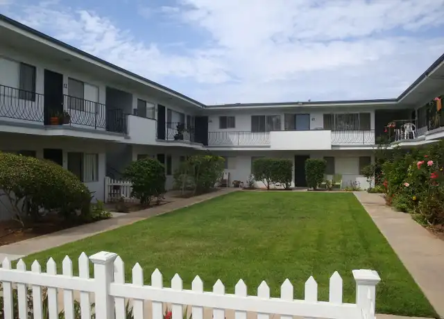 Property at 2950 Clairemont Dr Unit 06, San Diego, CA, 92117, 2 beds, 1 bath, [object Object]