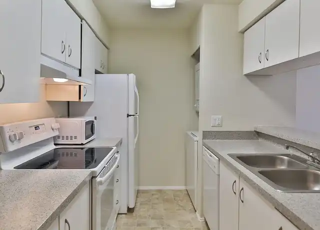 Property at Charbonneau Apartments - 1201 Boylston Ave, Seattle, WA, 98101, 1 bed, 1 bath, [object Object]
