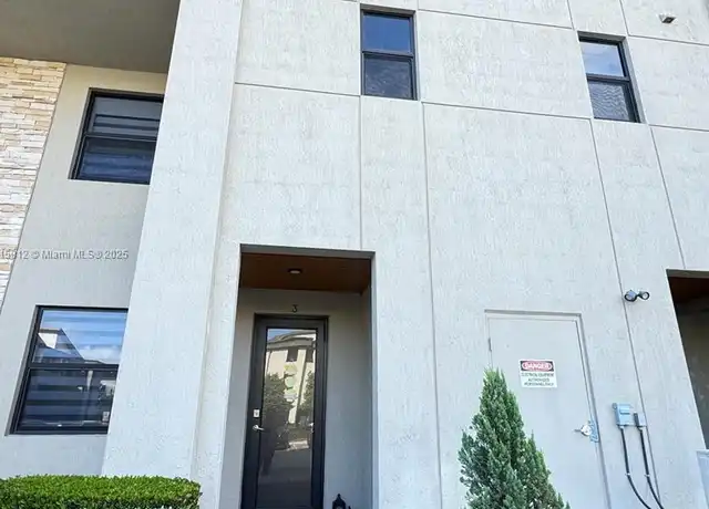 Property at 10412 NW 82nd St, Doral, FL, 33178, 3 beds, 2.5 baths, [object Object]
