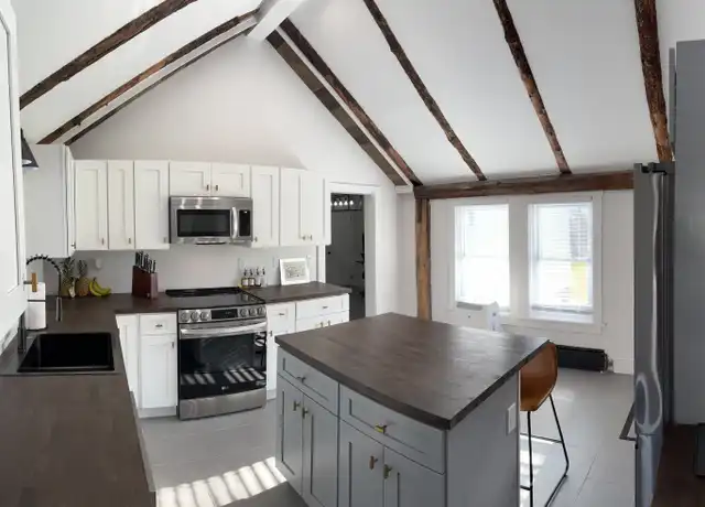 Property at 997 U.S. 4 Unit B, Rutland, VT, 05701, 2 beds, 1 bath, [object Object]