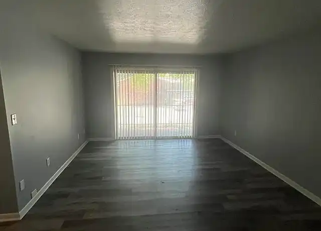 Property at Flintlock Arms - 4133 Flintlock Dr, Louisville, KY, 40216, 1 bed, 1 bath, [object Object]