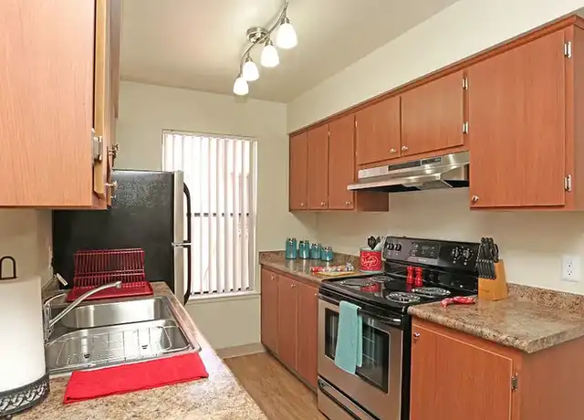 Property at Hunter Place - 1050 W Griffith Way, Fresno, CA, 93705, 2 beds, 1 bath, [object Object]