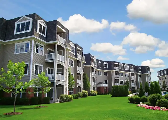 Photo of 1 Riverplace Dr, South Portland, ME 04106