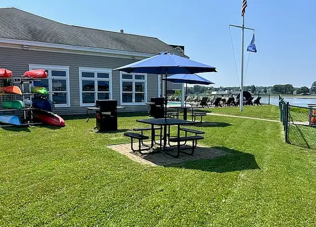 Photo of 1 Riverplace Dr, South Portland, ME 04106