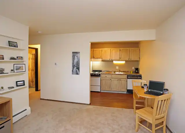 Property at Allen House Apartments ! Look & Lease Special Available - 2130 University Ave, Madison, WI, 53726, 0-1 beds, 1 bath, [object Object]