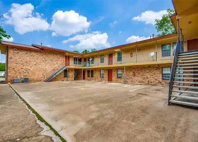 Property at 1108 N Elm St Unit 8, Denton, TX, 76201, 2 beds, 1.5 baths, [object Object]