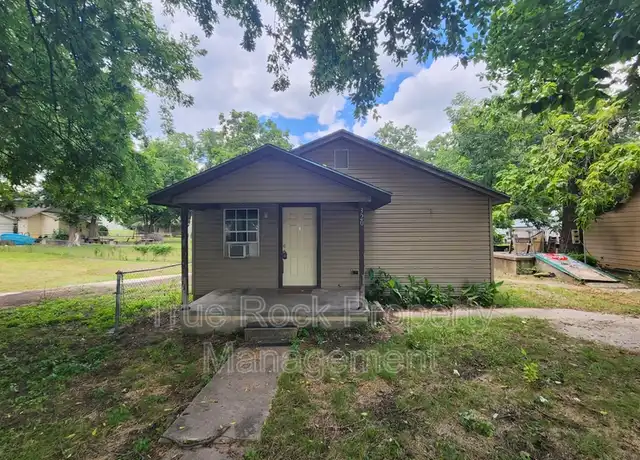 Property at 320 W 8th St, Ada, OK, 74820, 2 beds, 1 bath, [object Object]