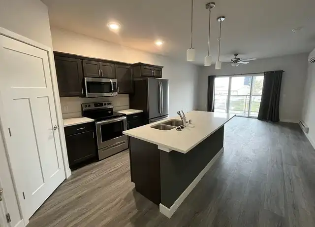 Property at Cottage Grove Commons: 1300 N Windsor - 1300 N Windsor Ave, Cottage Grove, WI, 53527, 1-2 bed, 1-2 bath, [object Object]