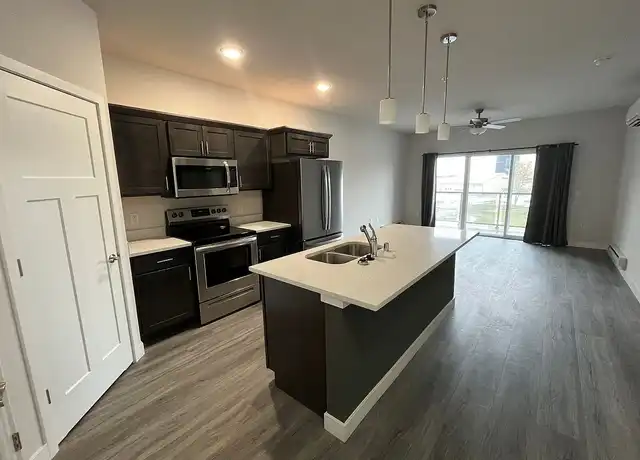 Property at Cottage Grove Commons: 1300 N Windsor - 1300 N Windsor Ave, Cottage Grove, WI, 53527, 1-2 bed, 1-2 bath, [object Object]