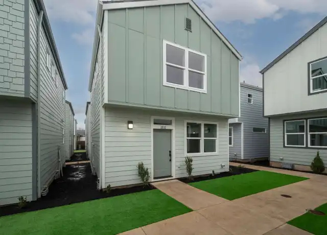 Property at 2810 Crater Ln Unit 2810, Newberg, OR, 97132, 2 beds, 2.5 baths, [object Object]