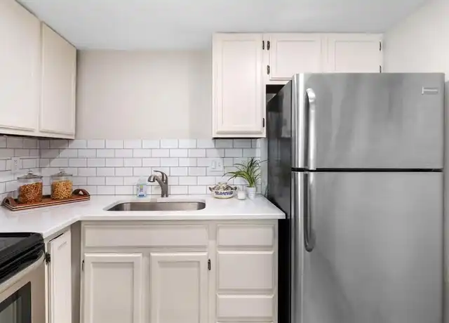 Property at 1000 W 26th St #211, Austin, TX, 78705, 0 beds, 1 bath, [object Object]