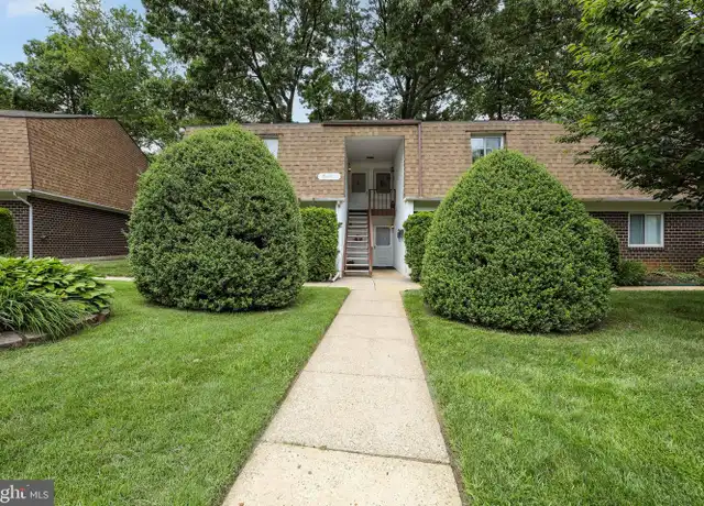 Property at 411 Stiles Ave Unit B-2, Maple Shade, NJ, 08052, 1 bed, 1 bath, [object Object]