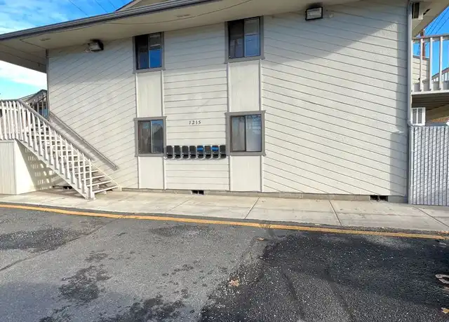 Property at 1215 S 16th Ave Unit 7, Yakima, WA, 98902, 2 beds, 1 bath, [object Object]